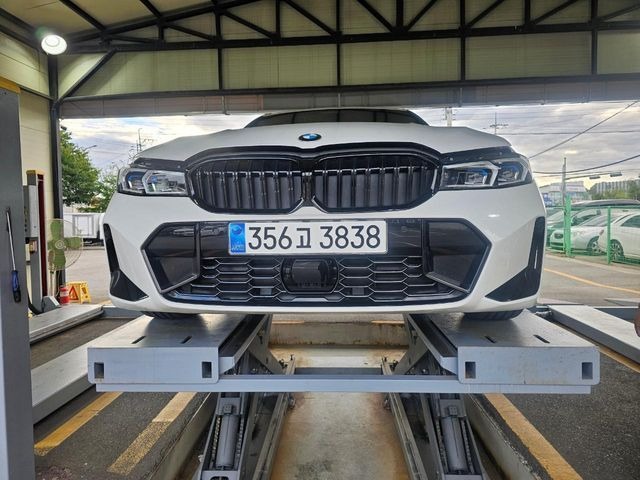 BMW 3-Series 2023 — inspection photo 1