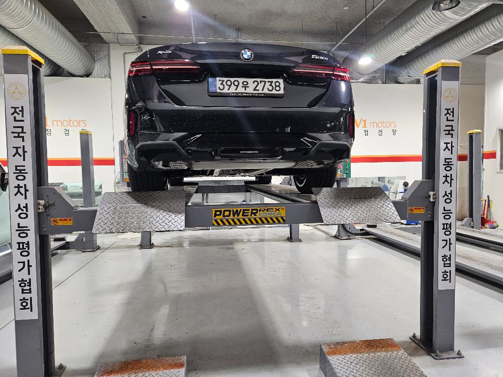 BMW 5-Series 2025 — inspection photo 2