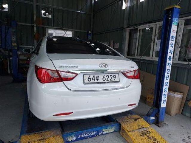 Hyundai Sonata 2010 — inspection photo 2