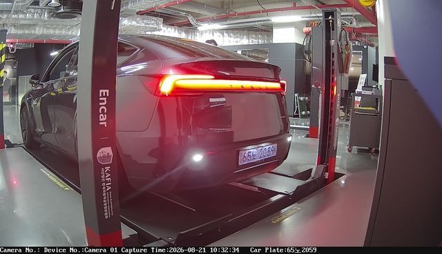 Tesla Model Y 2025 — inspection photo 2