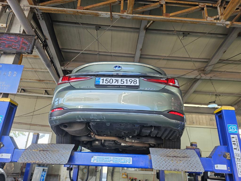 Lexus ES 2019 — inspection photo 2