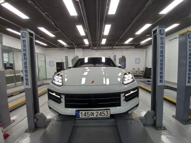 Porsche Cayenne 2024 — inspection photo 1