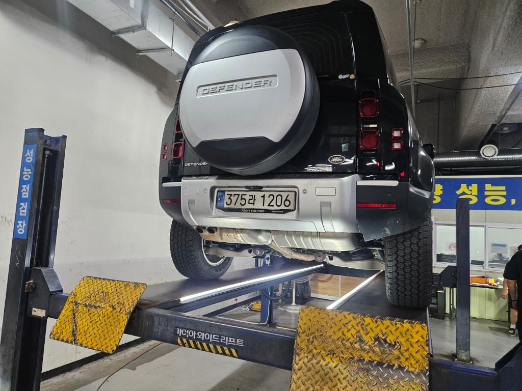 Land Rover Defender 2022 — inspection photo 2