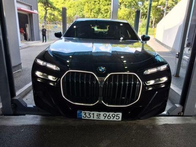 BMW 7-Series 2025 — inspection photo 1