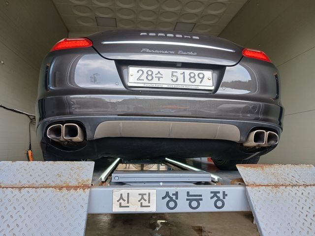 Porsche Panamera 2010 — inspection photo 2