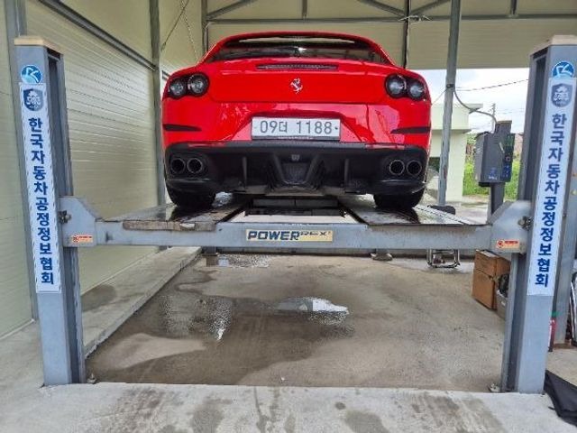 Ferrari GTC4 Lusso 2018 — inspection photo 2