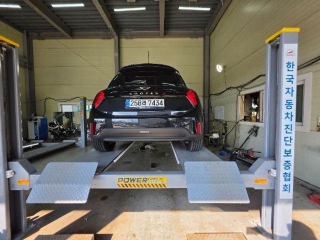 Mini Cooper 2025 — inspection photo 2
