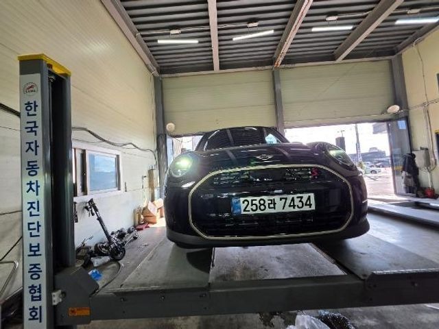 Mini Cooper 2025 — inspection photo 1