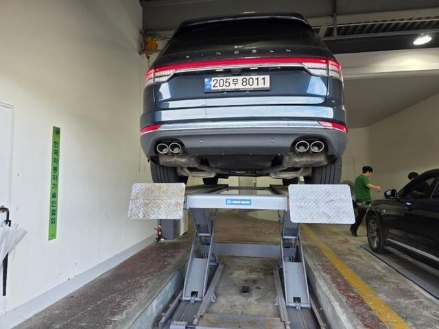 Lincoln Aviator 2023 — inspection photo 2