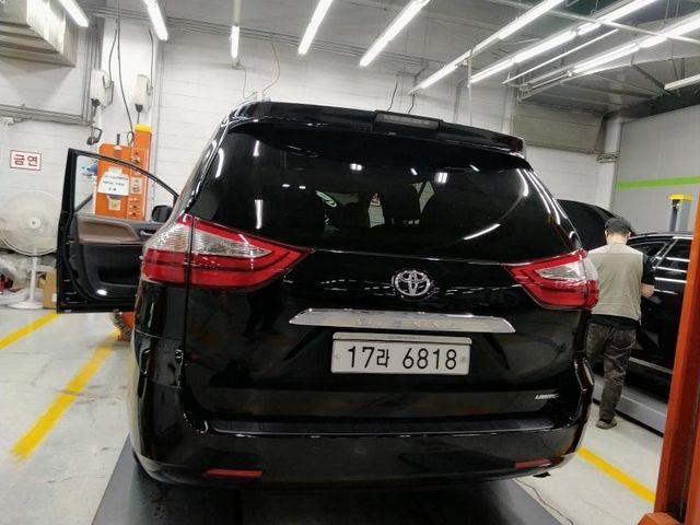 Toyota Sienna 2018 — inspection photo 2