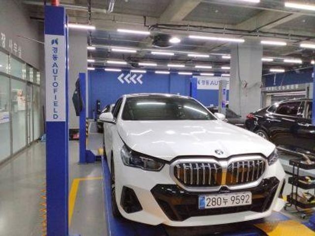 BMW 5-Series 2026 — inspection photo 1