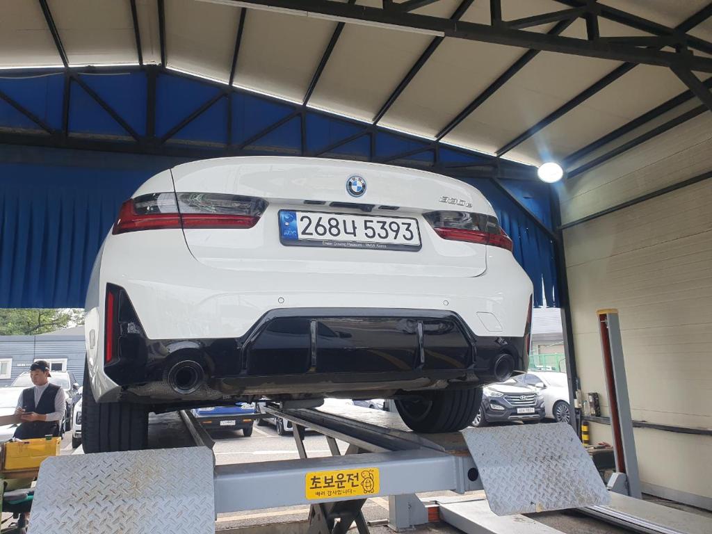 BMW 3-Series 2023 — inspection photo 2