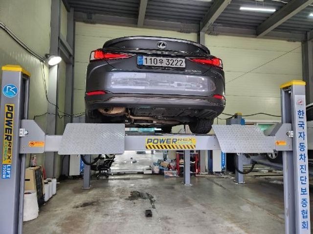 Lexus ES 2023 — inspection photo 2