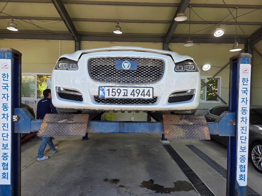 Jaguar XJ 2017 — inspection photo 1