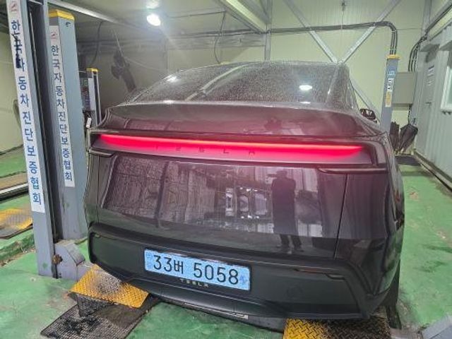 Tesla Model Y 2025 — inspection photo 2