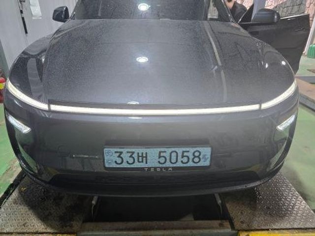 Tesla Model Y 2025 — inspection photo 1