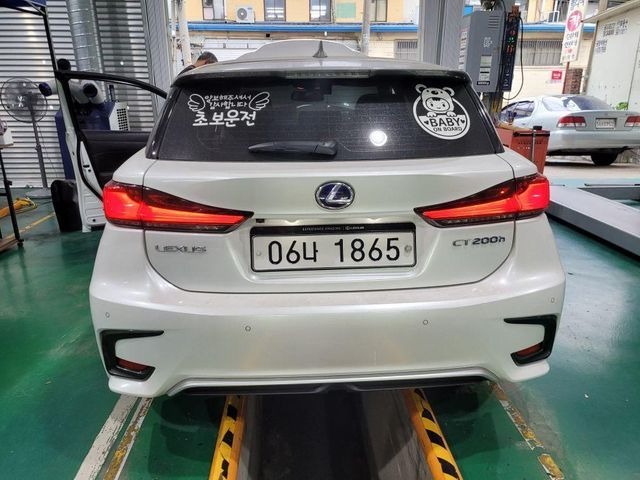 Lexus CT200h 2018 — inspection photo 2