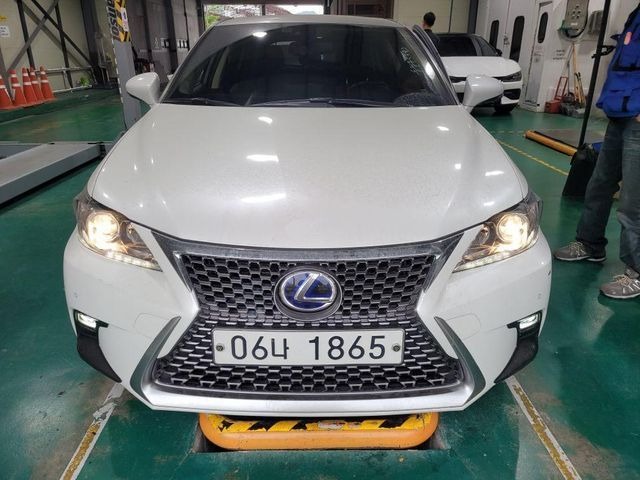 Lexus CT200h 2018 — inspection photo 1