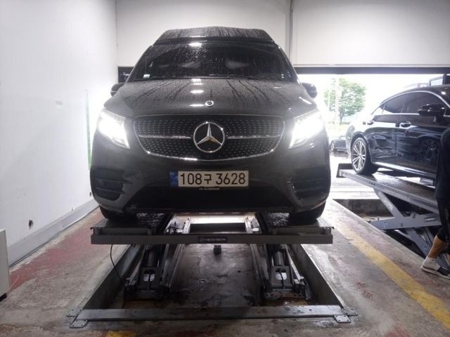 Mercedes-Benz V-Class 2023 — inspection photo 1