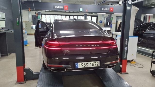Genesis G90 2023 — inspection photo 2