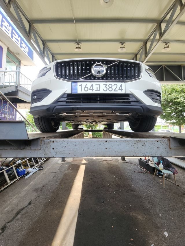 Volvo V60 2024 — inspection photo 1