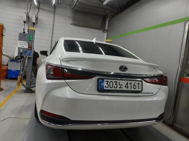 Lexus ES 2026 — inspection photo 2