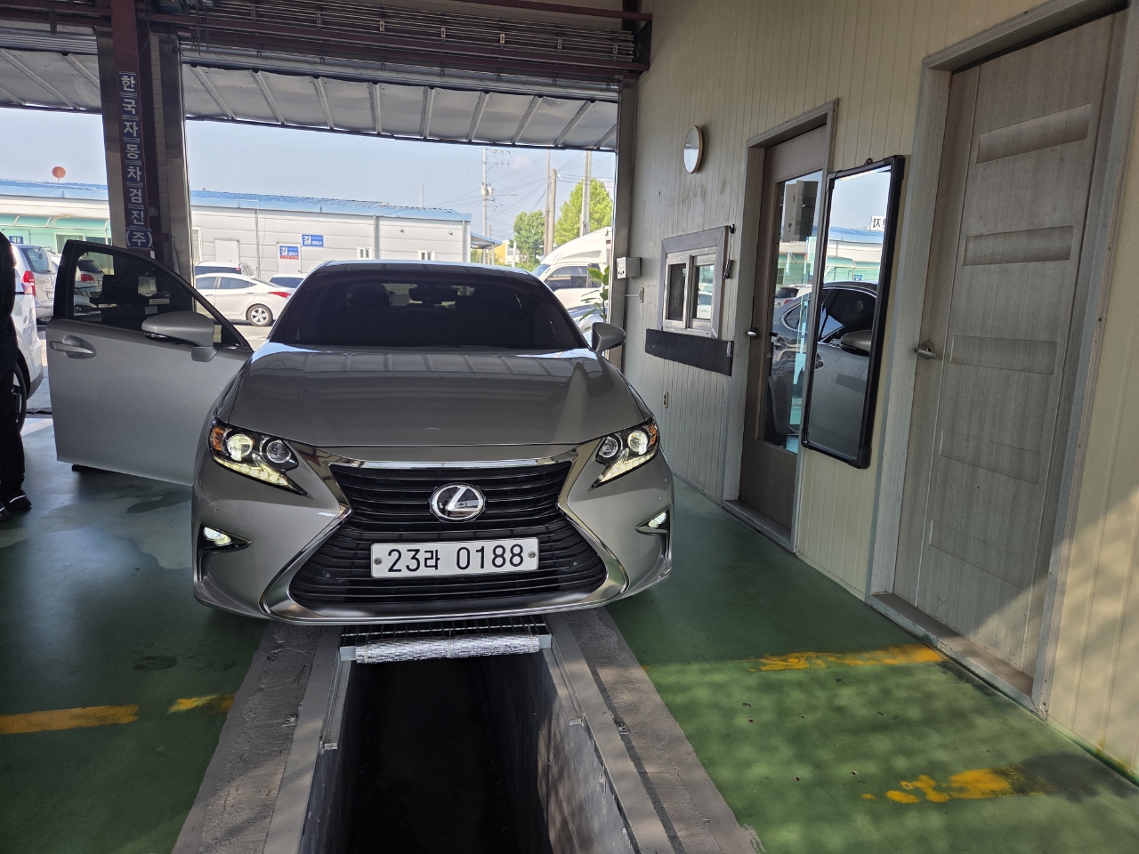 Lexus ES 2016 — inspection photo 1