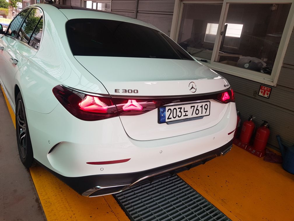 Mercedes-Benz E-Class 2024 — inspection photo 2