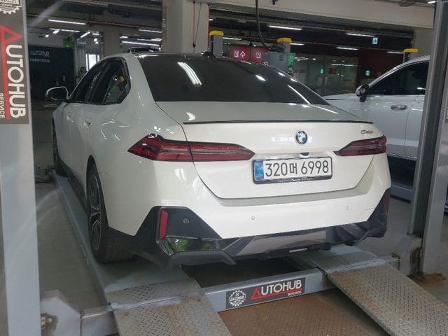 BMW 5-Series 2026 — inspection photo 2