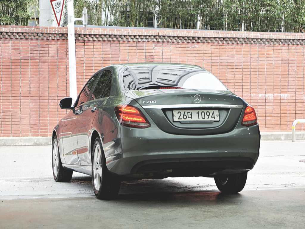 Mercedes-Benz C-Class 2018 — inspection photo 2