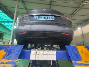 Tesla Model S 2017 — inspection photo 2
