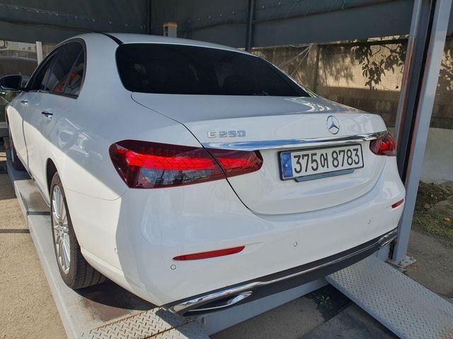 Mercedes-Benz E-Class 2023 — inspection photo 2