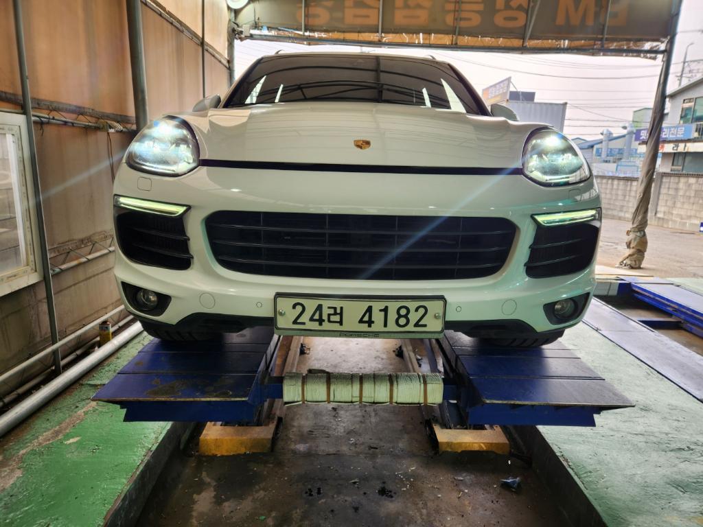 Porsche Cayenne 2017 — inspection photo 1