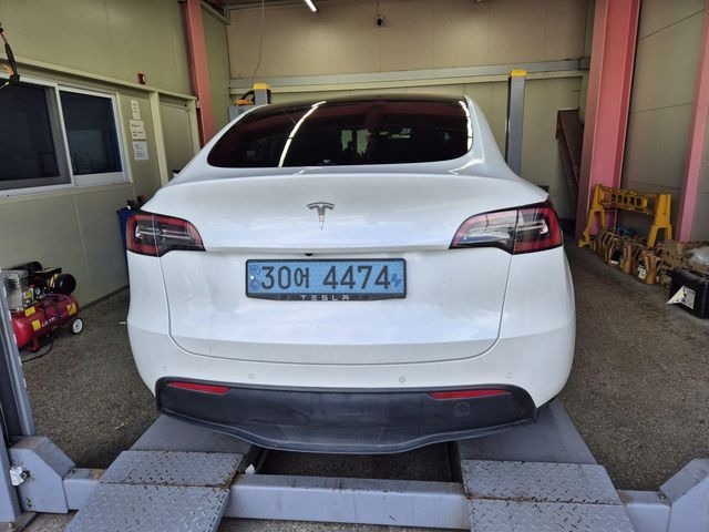 Tesla Model Y 2021 — inspection photo 2