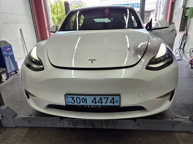 Tesla Model Y 2021 — inspection photo 1