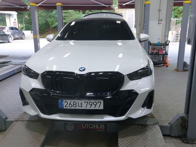 BMW 5-Series 2026 — inspection photo 1