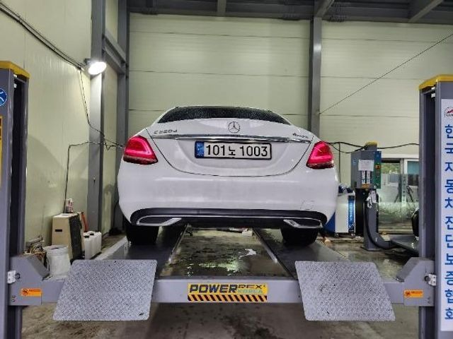 Mercedes-Benz C-Class 2019 — inspection photo 2