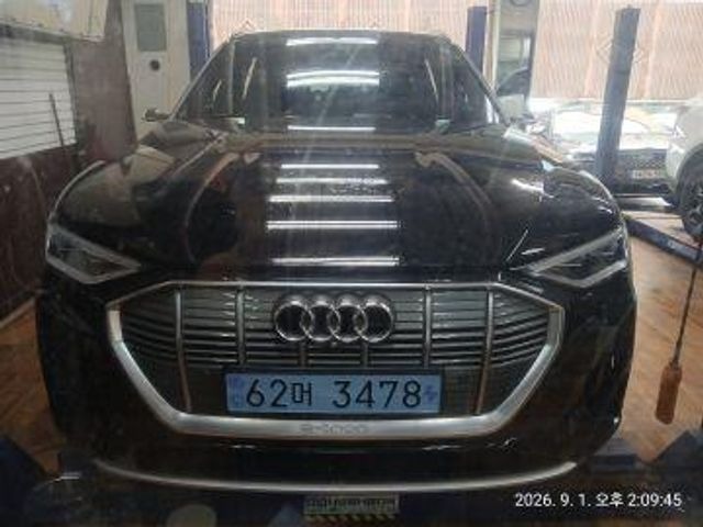 Audi e-tron 2023 — inspection photo 1
