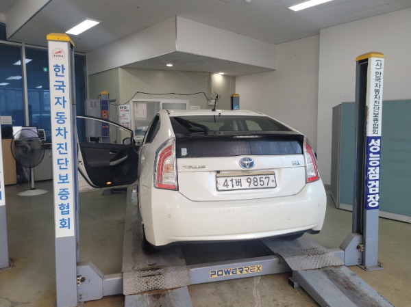 Toyota Prius 2012 — inspection photo 2