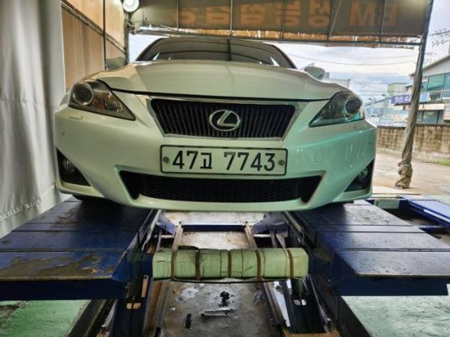 Lexus IS 2011 — inspection photo 1