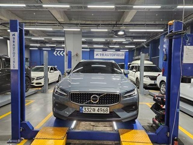 Volvo V60 2023 — inspection photo 1