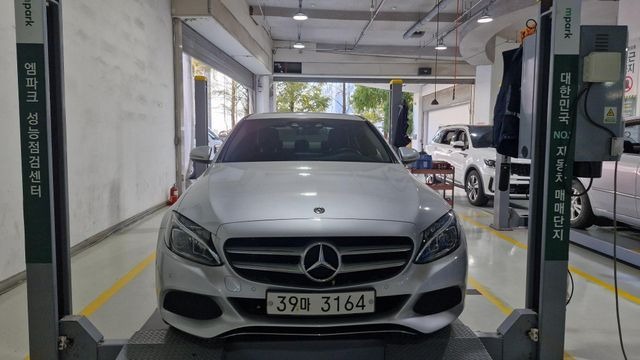 Mercedes-Benz C-Class 2018 — inspection photo 1