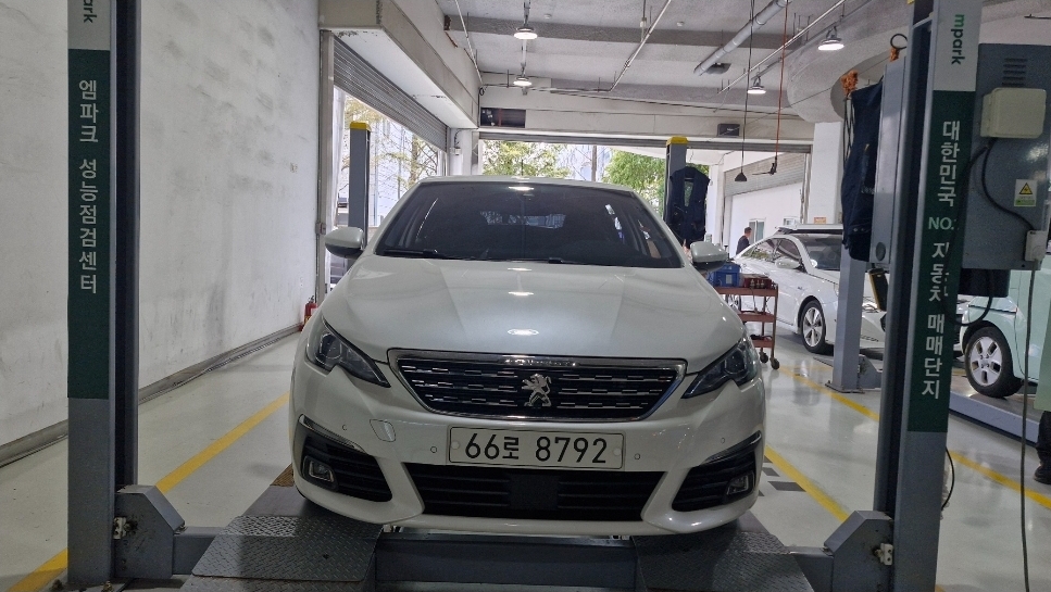 Peugeot 308 2019 — inspection photo 1