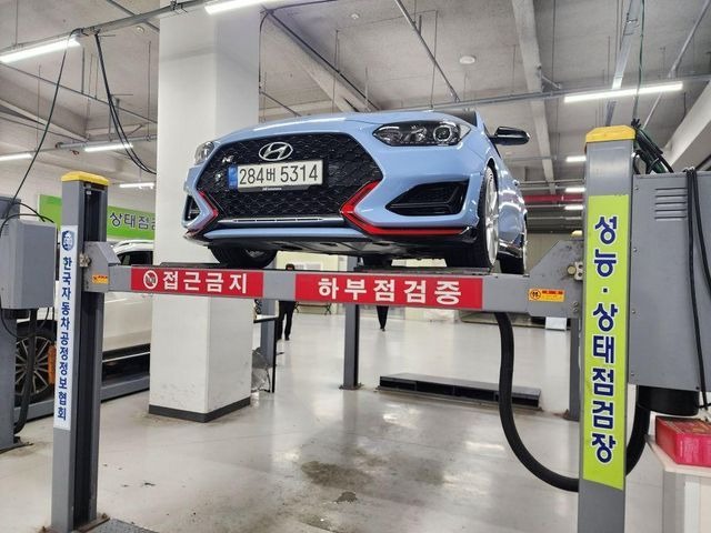 Hyundai Veloster 2022 — inspection photo 1