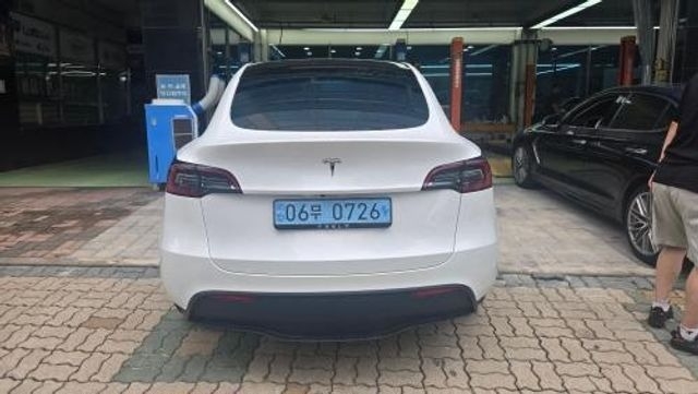 Tesla Model Y 2024 — inspection photo 2