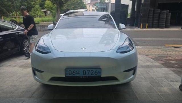 Tesla Model Y 2024 — inspection photo 1