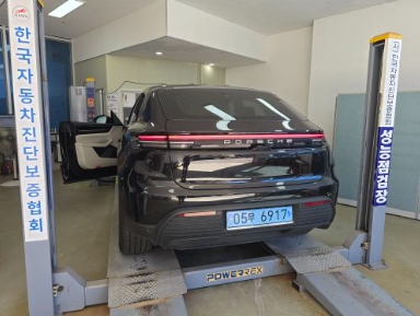 Porsche Macan 2025 — inspection photo 2