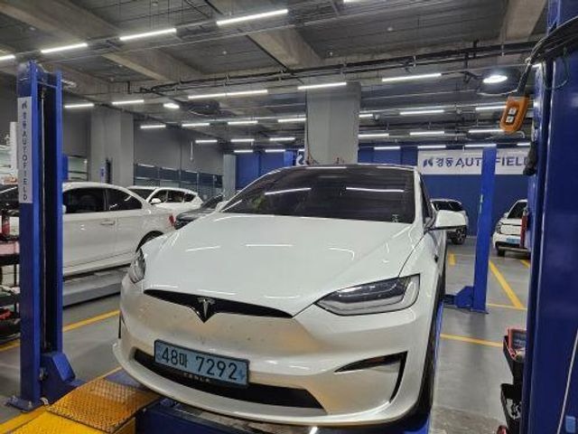 Tesla Model X 2023 — inspection photo 1