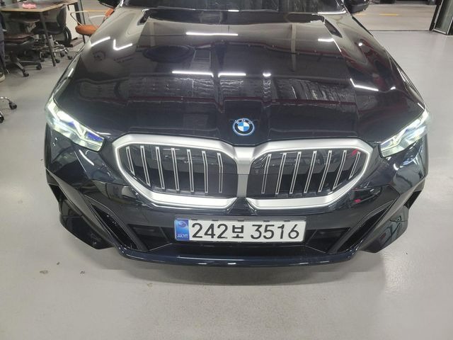 BMW 5-Series 2025 — inspection photo 1