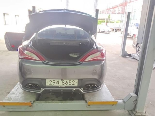 Hyundai Genesis 2012 — inspection photo 2
